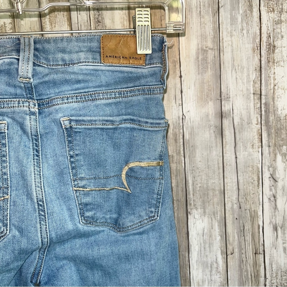 American Eagle Next Level Stretch Light Wash Super High Rise Jegging Short - Picture 5 of 8
